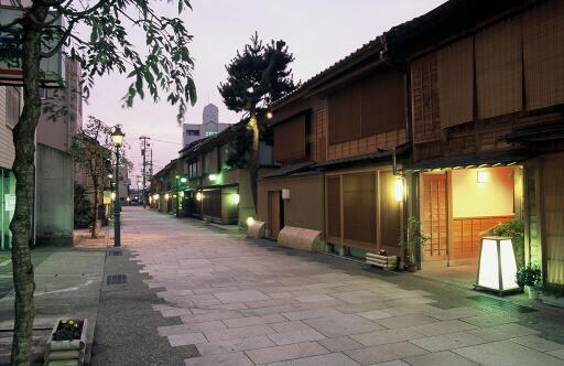 /guide/gazo512/gazo20010000/nishi-chaya0000.jpg にし茶屋街 の写真(89) 2001年00月00日
