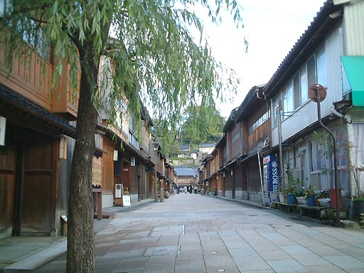 /guide/gazo512/gazo20011110/higashi-chaya055.jpg ひがし茶屋街 の写真(88) 2001年11月10日