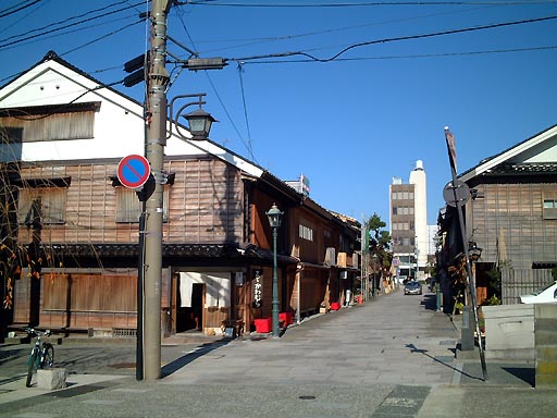 /guide/gazo512/gazo20011124/nishi-chaya002.jpg にし茶屋街 の写真(83) 2001年11月24日