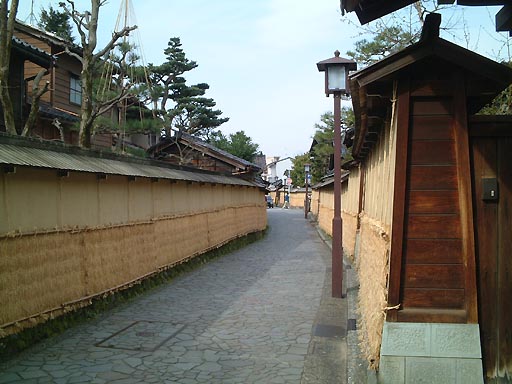 /guide/gazo512/gazo20020317/bukeyashiki-b015.jpg 長町武家屋敷跡・土塀の道(2) の写真(84) 2002年03月17日