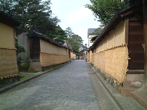 /guide/gazo512/gazo20020317/bukeyashiki003.jpg 長町武家屋敷跡・土塀の道(1) の写真(84) 2002年03月17日