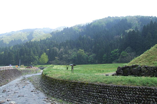 /pref-fukui/fukui/g070503/ichijodani-uDSCF5881.JPG 一乗谷朝倉遺跡 上城戸跡 の写真(83) 2007年05月03日