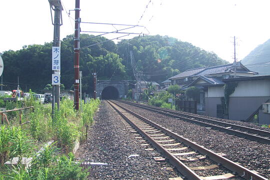 /pref-fukui/haisen/g070826/haisen-zpDSCF7703.JPG 木の芽踏切・北陸トンネル入口 の写真(81) 2007年08月26日
