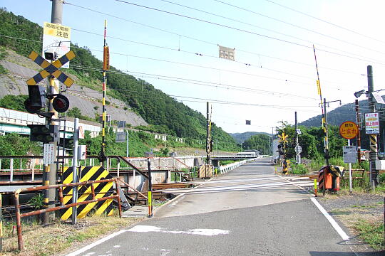 /pref-fukui/haisen/g070826/haisen-zpDSCF7712.JPG 木の芽踏切・北陸トンネル入口 の写真(84) 2007年08月26日