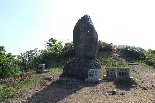 /pref-fukui/ikeda/g080518/kanmuri-tDSCF0233.JPG 林道冠山線 冠山峠 の写真(83) 2008年05月18日
