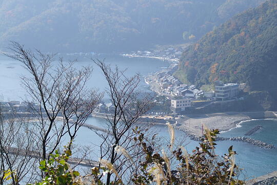 /pref-fukui/mikatagoko/g071125/miroku-jDSCF6289.JPG 岳山(4)日向方向の展望 の写真(81) 2007年11月25日