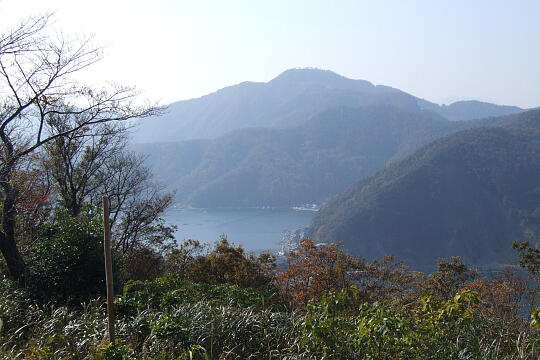 /pref-fukui/mikatagoko/g071125/miroku-tDSCF6253.JPG 岳山(1)岳山山頂 の写真(81) 2007年11月25日