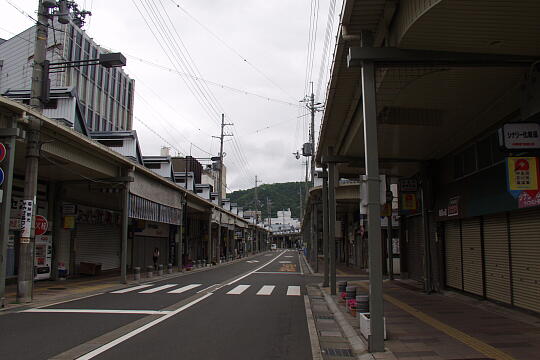 /pref-fukui/obama/g050605/shotengaiP6053637.JPG 小浜駅前の商店街 の写真(84) 2005年06月05日