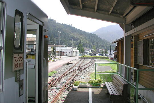 /pref-fukui/ono/g050813/kuzuryuko-stnP8133375.JPG 九頭竜湖駅 の写真(82) 2005年08月13日