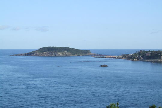 /pref-fukui/sakai/g060903/oshima-tDSCF0294.JPG 東尋坊から見た雄島 の写真(81) 2006年09月03日