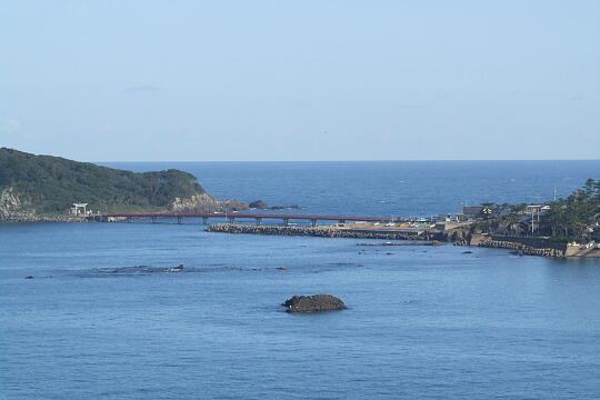 /pref-fukui/sakai/g060903/oshima-tDSCF0295.JPG 東尋坊から見た雄島 の写真(82) 2006年09月03日