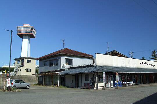 /pref-fukui/sakai/g060903/tojinbo-busDSCF0374.JPG 東尋坊バスのりば の写真(81) 2006年09月03日