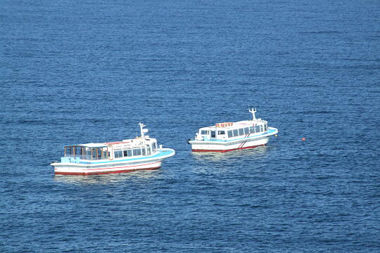 /pref-fukui/sakai/g060903/tojinbo-fDSCF0338.JPG 東尋坊観光遊覧船 の写真(83) 2006年09月03日