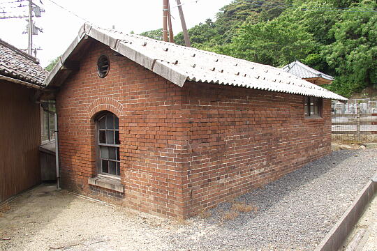 /pref-fukui/tsuruga/g060604/lamp-goyaP6047228.JPG ランプ小屋 の写真(83) 2006年06月04日