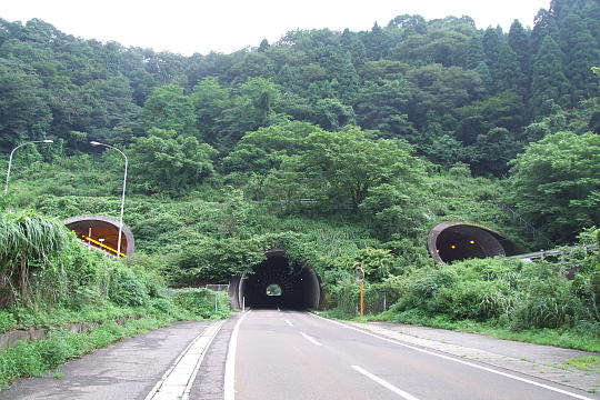 /pref-fukui/yanagase/g100815/yana-tone-fDSCF5959.JPG 刀根トンネル(西側入口) の写真(81) 2010年08月15日
