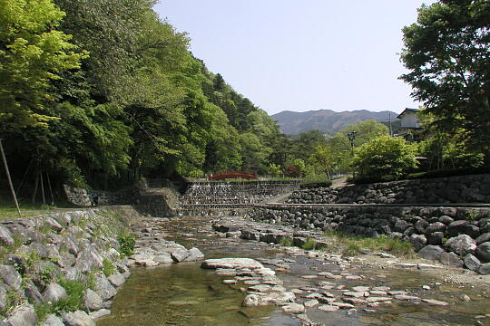 /pref-gifu/gero/g050505/ujo-koenP5052281.JPG 湯のまち雨情公園 の写真(81) 2005年05月05日