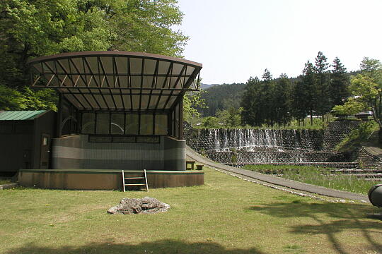 /pref-gifu/gero/g050505/ujo-koenP5052283.JPG 湯のまち雨情公園 の写真(83) 2005年05月05日