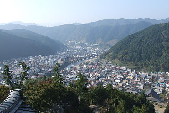 /pref-gifu/gujo/g061104/hachimanjo-tenboDSCF4028.JPG 郡上八幡城からの展望 の写真(83) 2006年11月04日