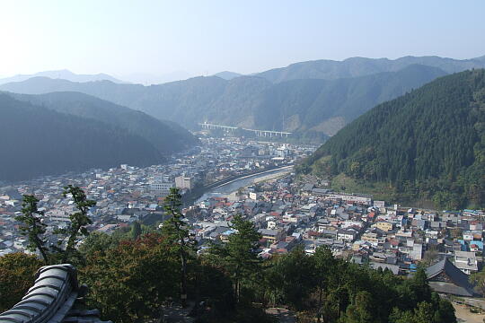 /pref-gifu/gujo/g061104/hachimanjo-tenboDSCF4029.JPG 郡上八幡城からの展望 の写真(84) 2006年11月04日