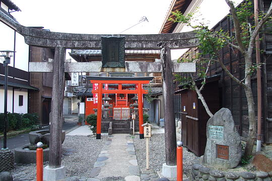 /pref-gifu/gujo/g061104/nonaka-inariDSCF3881.JPG 野中稲荷 の写真(81) 2006年11月04日