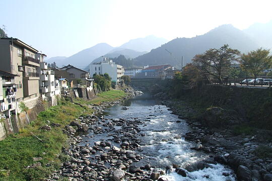 /pref-gifu/gujo/g061104/shinbashiDSCF3964.JPG 新橋 の写真(82) 2006年11月04日
