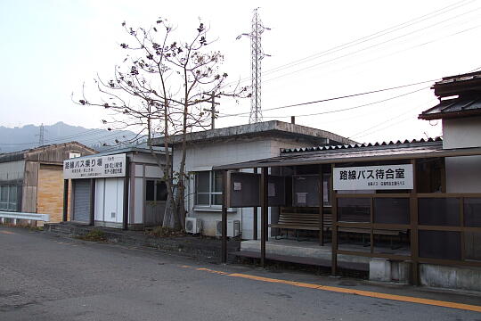 /pref-gifu/gujokogai/g061104/shirotori-stnDSCF3522.JPG 長良川鉄道 美濃白鳥駅 の写真(84) 2006年11月04日