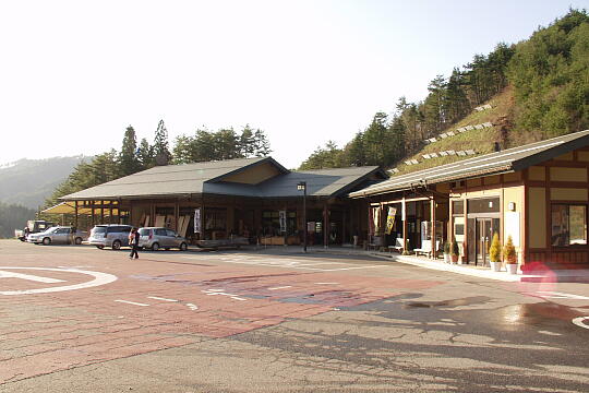 /pref-gifu/hidakogai/g060503/me-furukawaibushiP5036235.JPG 道の駅 飛騨古川いぶし の写真(81) 2006年05月03日