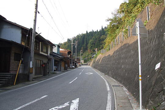 /pref-gifu/hidakogai/g061103/hidakamioka-ekimaeDSCF2918.JPG (旧)飛騨神岡駅前 の写真(84) 2006年11月03日