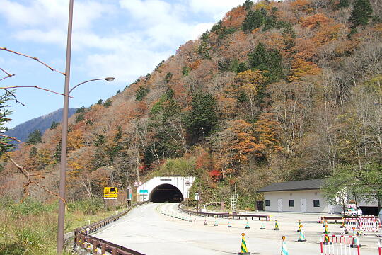/pref-gifu/okuhida/g061103/abo-tunnelDSCF3338.JPG 安房峠道路 平湯料金所 の写真(81) 2006年11月03日