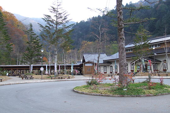 /pref-gifu/okuhida/g061103/hirayu-otakikoenDSCF3377.JPG 奥飛騨平湯大滝公園 の写真(84) 2006年11月03日