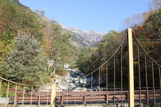 /pref-gifu/okuhida/g061103/shinhodaka-nDSCF2970.JPG 新穂高温泉 バスのりば付近 の写真(84) 2006年11月03日