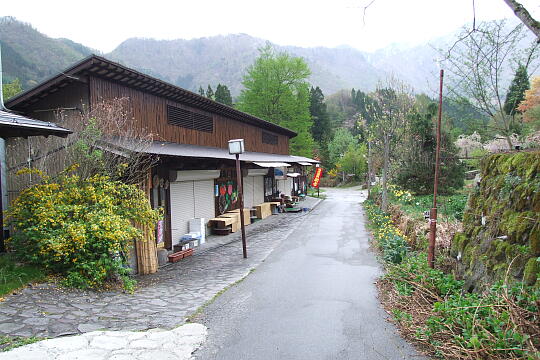 /pref-gifu/okuhida/g080505/mukashibanashinosatoDSCF9833.JPG 昔ばなしの里 の写真(81) 2008年05月05日