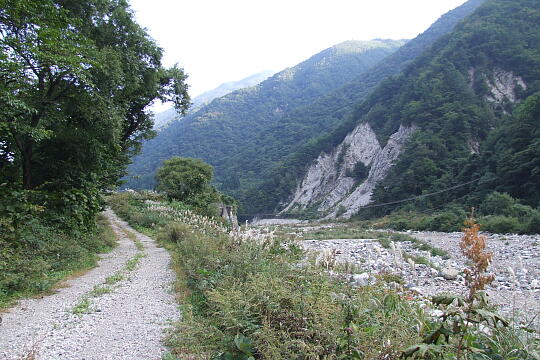 /pref-gifu/shirakawa/g071007/miboro-shitaDSCF4316.JPG 御母衣ダム下流 の写真(81) 2007年10月07日