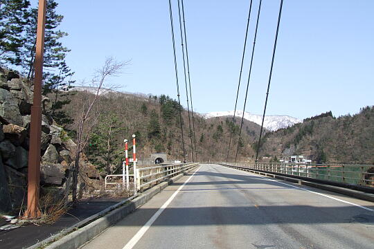 /pref-gifu/shirakawa/g090321/gl-gasshokitaDSCF5701.JPG 〔飛越峡合掌ライン〕合掌大橋(北) の写真(85) 2009年03月21日