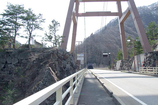 /pref-gifu/shirakawa/g090321/gl-gasshokitaDSCF5797.JPG 〔飛越峡合掌ライン〕合掌大橋(北) の写真(84) 2009年03月21日