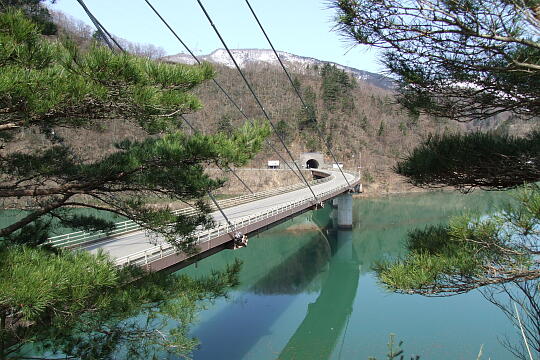 /pref-gifu/shirakawa/g090321/gl-gasshoparkDSCF5686.JPG 〔飛越峡合掌ライン〕合掌大橋の公園 の写真(82) 2009年03月21日