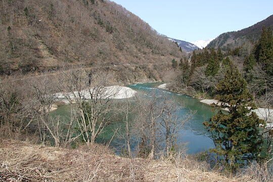 /pref-gifu/shirakawa/g090321/gl-gifuDSCF5637.JPG 〔飛越峡合掌ライン〕岐阜県側 の写真(83) 2009年03月21日
