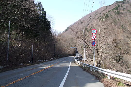 /pref-gifu/shirakawa/g090321/gl-gifuDSCF5643.JPG 〔飛越峡合掌ライン〕岐阜県側 の写真(81) 2009年03月21日