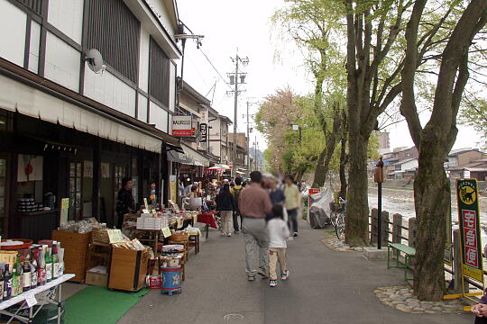 /pref-gifu/takayama/g050429/miyakawa-asaichiP4292560.JPG 宮川朝市 の写真(81) 2005年04月29日