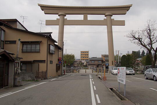 /pref-gifu/takayama/g050429/sandoP4292543.JPG 桜山八幡宮参道 の写真(82) 2005年04月29日