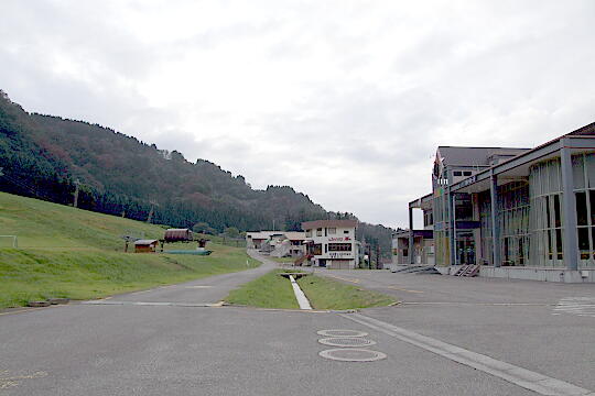 /pref-ishikawa/hakusan/g070929/ichirino-skiDSCF4020.JPG 白山一里野温泉スキー場 の写真(81) 2007年09月29日