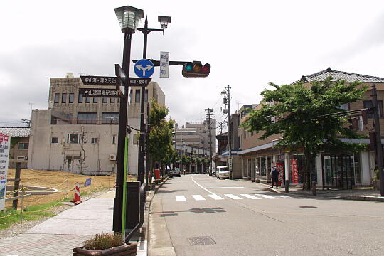 /pref-ishikawa/kaga/g050612/soyumaeP6124355.JPG 総湯前交差点 の写真(81) 2005年06月12日