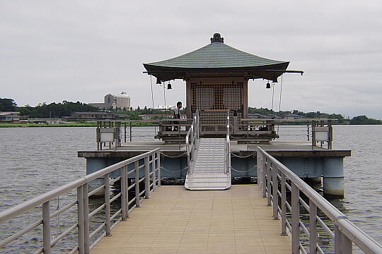 /pref-ishikawa/kaga/g050612/ukimidoP6124386.JPG 浮御堂 の写真(83) 2005年06月12日