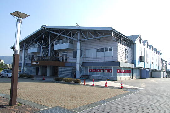 /pref-ishikawa/nanao/g081019/shokusaiichibaDSCF4238.JPG 能登食祭市場(七尾フィッシャーズマンズワーフ) の写真(83) 2008年10月19日