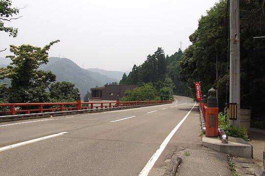 /pref-ishikawa/yamanaka/g050626/ioji-sandoP6264869.JPG 医王寺・参道 の写真(81) 2005年06月26日
