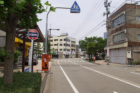 /pref-ishikawa/yamashiro/g050529/nishiguchiP5293578.JPG 山代温泉西口バス停 の写真(81) 2005年05月29日