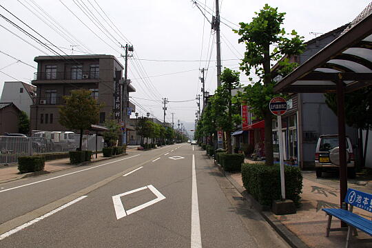 /pref-ishikawa/yamashiro/g050529/nishiguchiP5293582.JPG 山代温泉西口バス停 の写真(82) 2005年05月29日