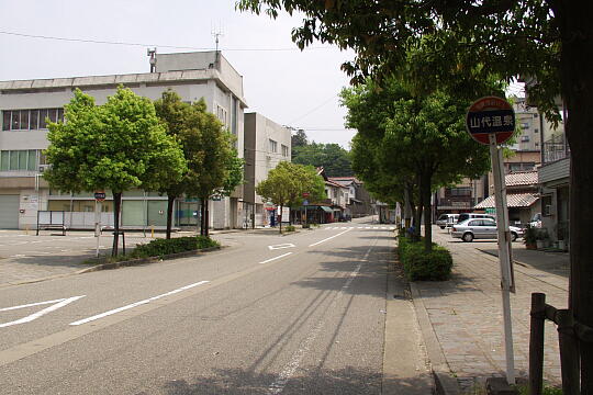 /pref-ishikawa/yamashiro/g050529/onsenP5293571.JPG 山代温泉バス停 の写真(83) 2005年05月29日