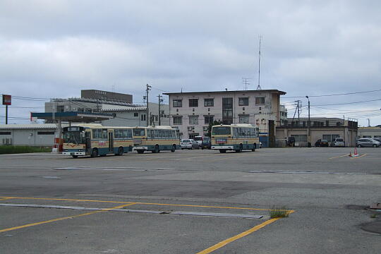 /pref-toyama/himi/g060917/himieighosho-busDSCF0281.JPG 氷見営業所前バス停(高速バス) の写真(81) 2006年09月17日