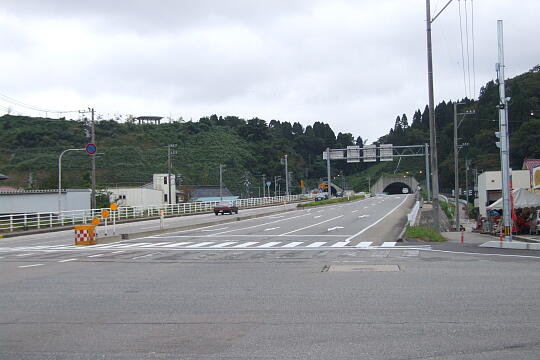 /pref-toyama/himi/g060917/himieighosho-busDSCF0298.JPG 氷見営業所前バス停(高速バス) の写真(82) 2006年09月17日